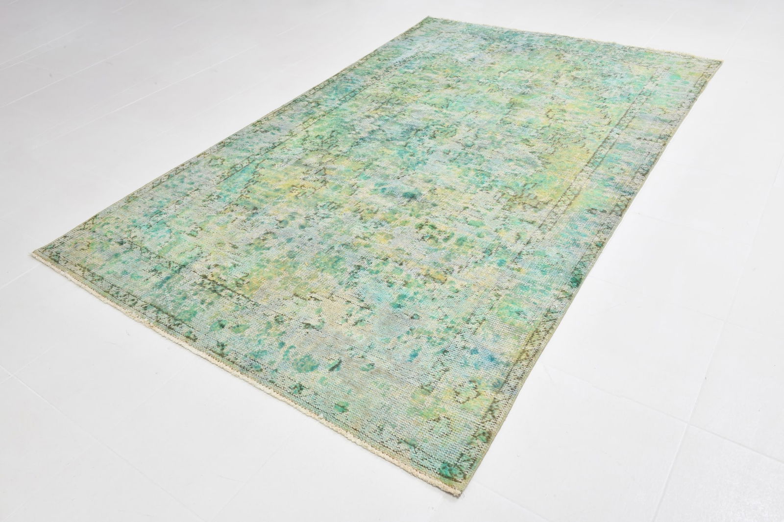 5'6'' x 9'0'' Handmade Vintage Wool Rug - 20133 - 19
