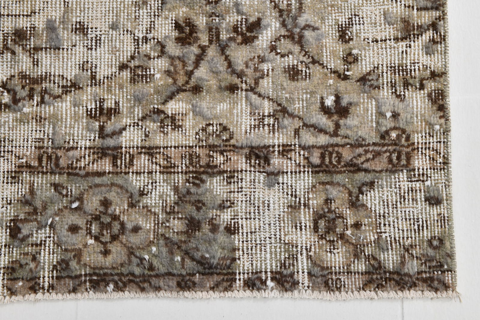 2'7'' x 8'10'' Handmade Vintage Wool Rug - 20340 - 11