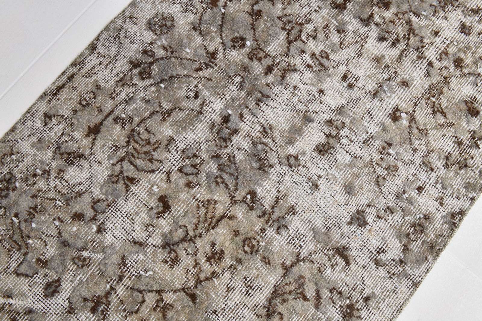 2'7'' x 8'10'' Handmade Vintage Wool Rug - 20340 - 6