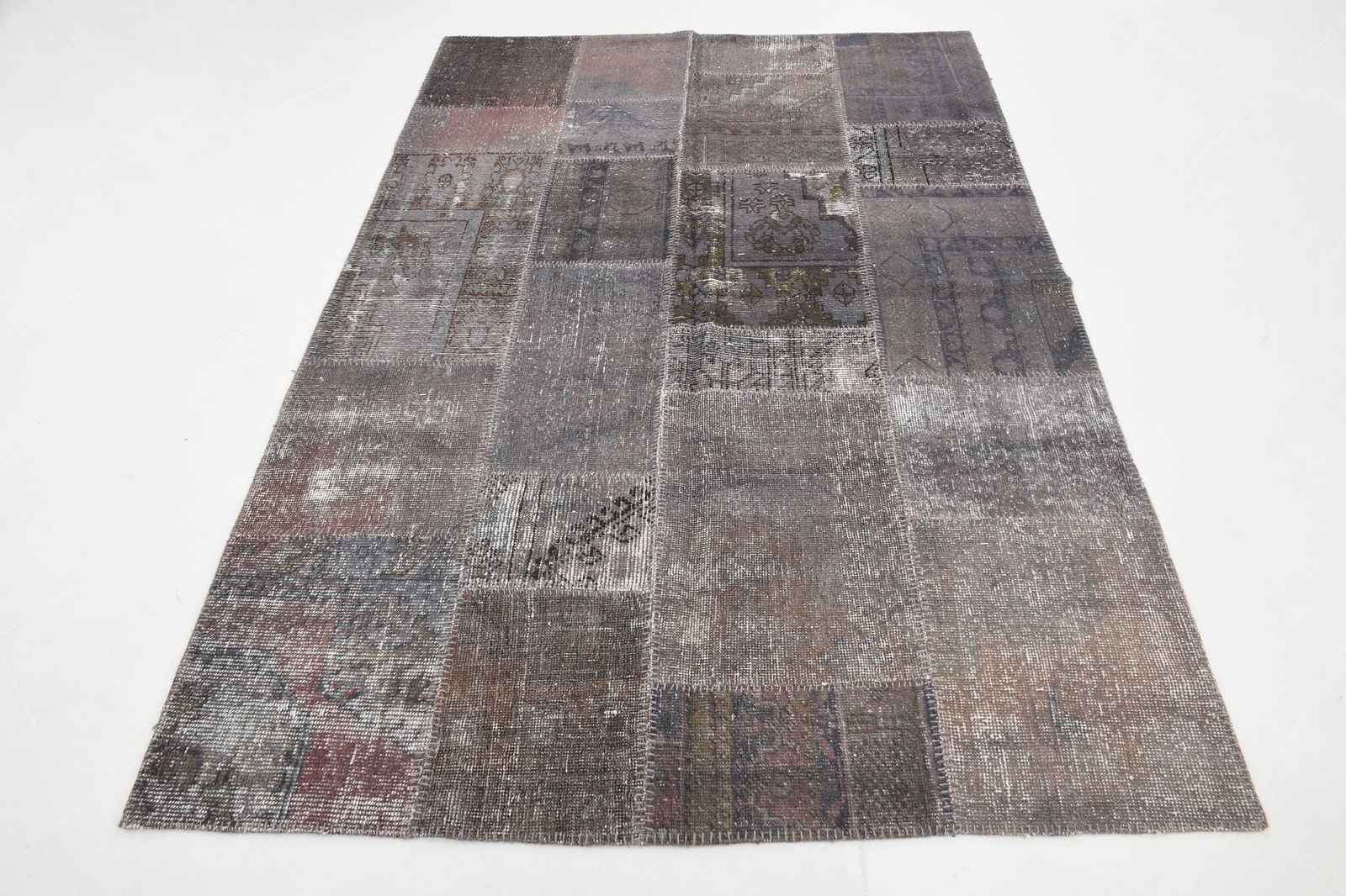 5'4'' x 7'9'' Handmade Vintage Wool Patchwork Rug - 313 - 16