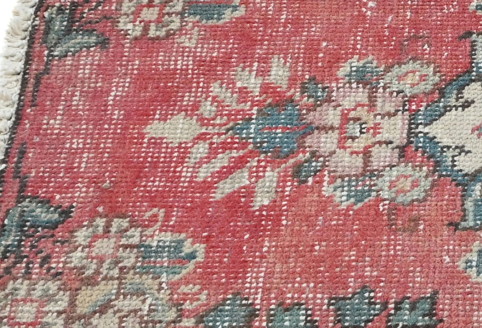 Semi Antique Muted Floral 1'6X2'3 Distressed Oriental Square Rug - 6