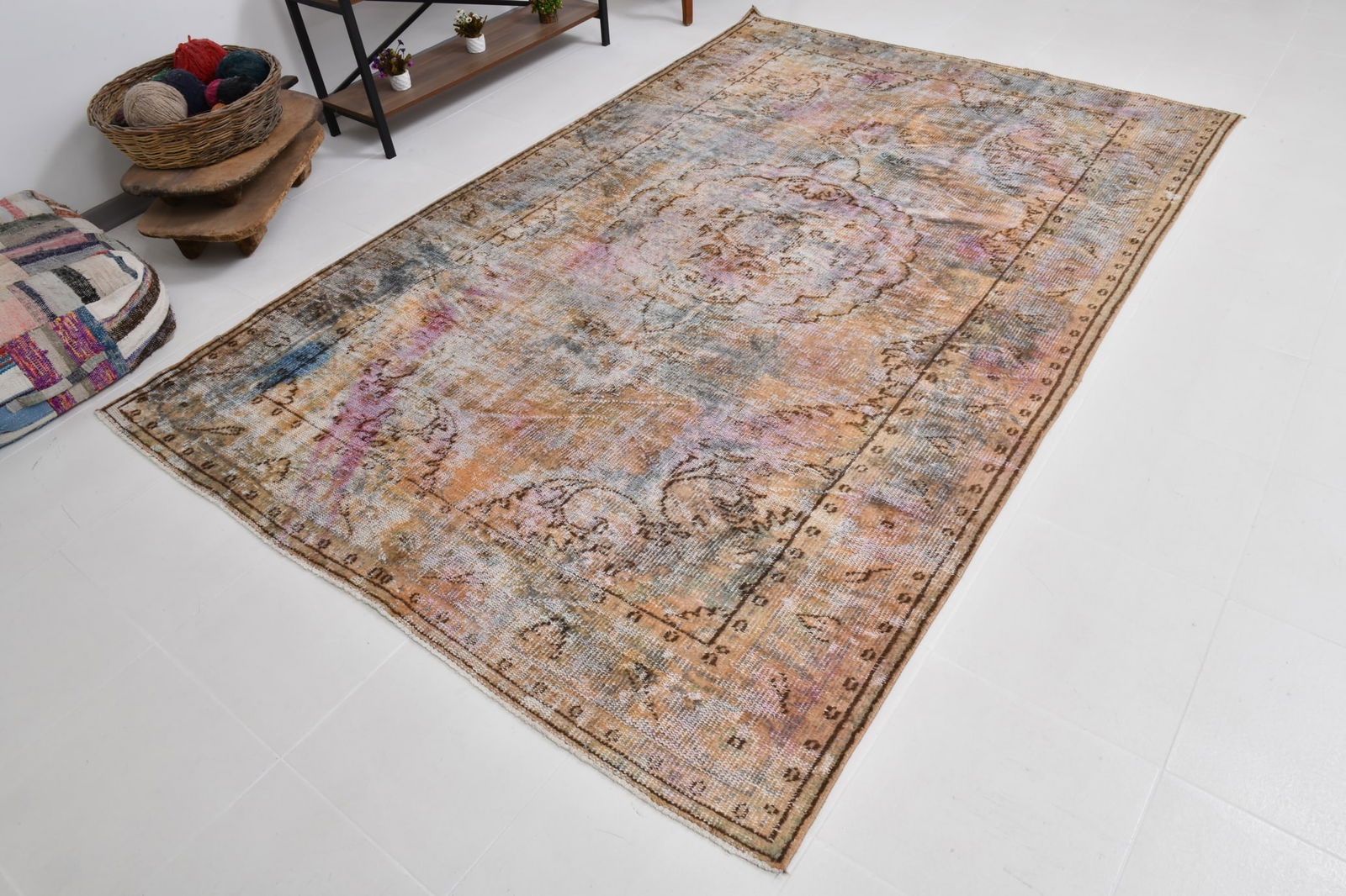 6'4'' x 9'9'' Handmade Vintage Wool Rug - 20268 - 4