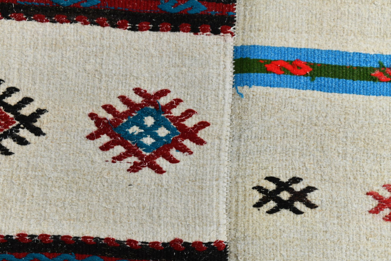 3'5'' x 6'4'' Handmade Vintage Wool Patchwork Rug - 1629 - 7