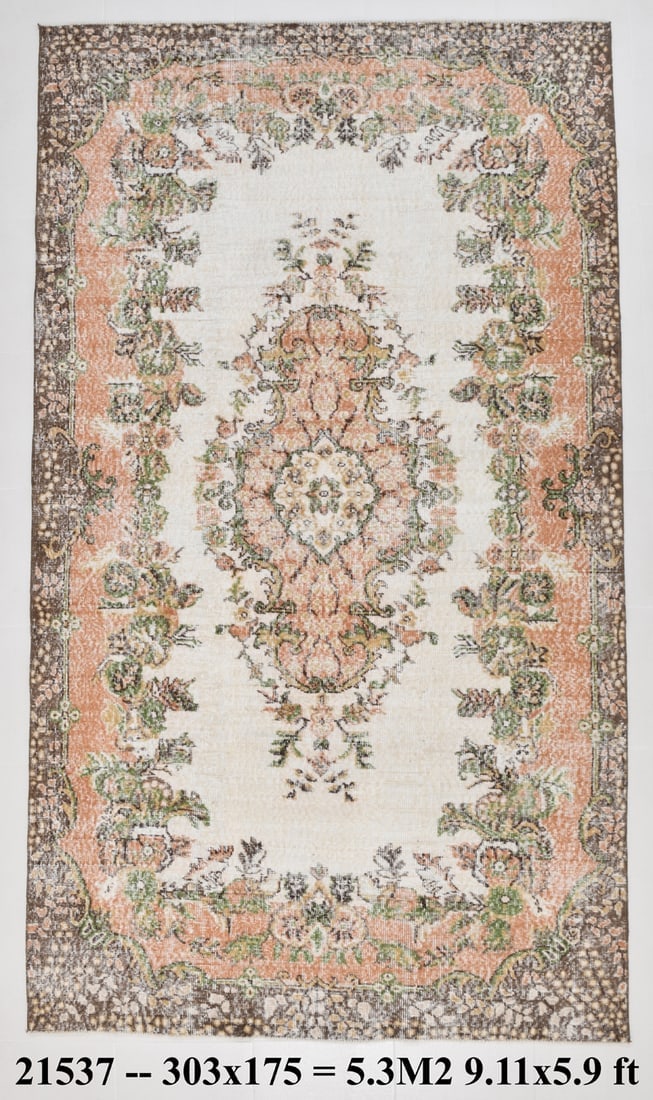 5'8'' x 9'11'' Handmade Vintage Wool Rug - 21537 (1 of 20)