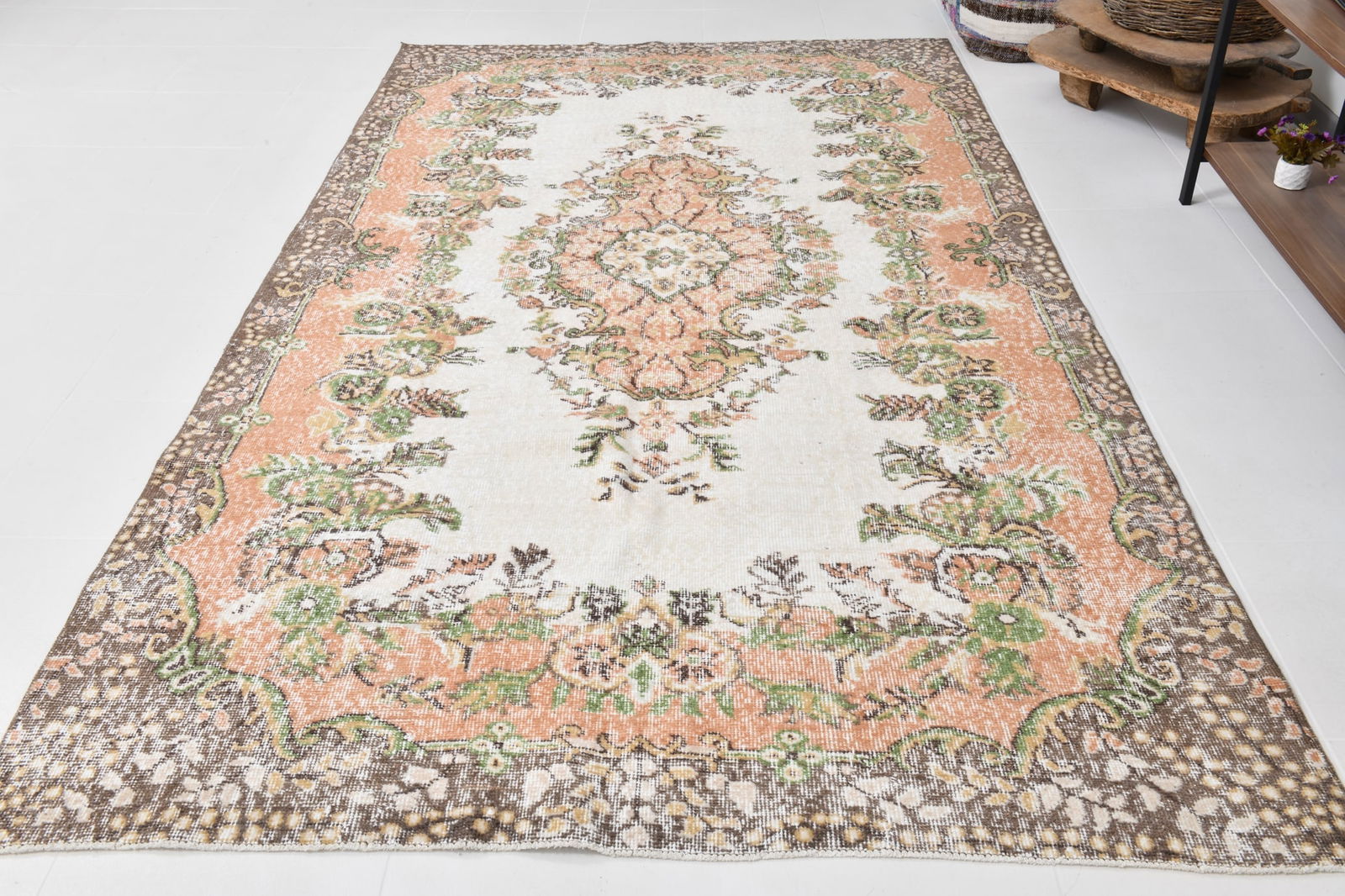 5'8'' x 9'11'' Handmade Vintage Wool Rug - 21537 - 5