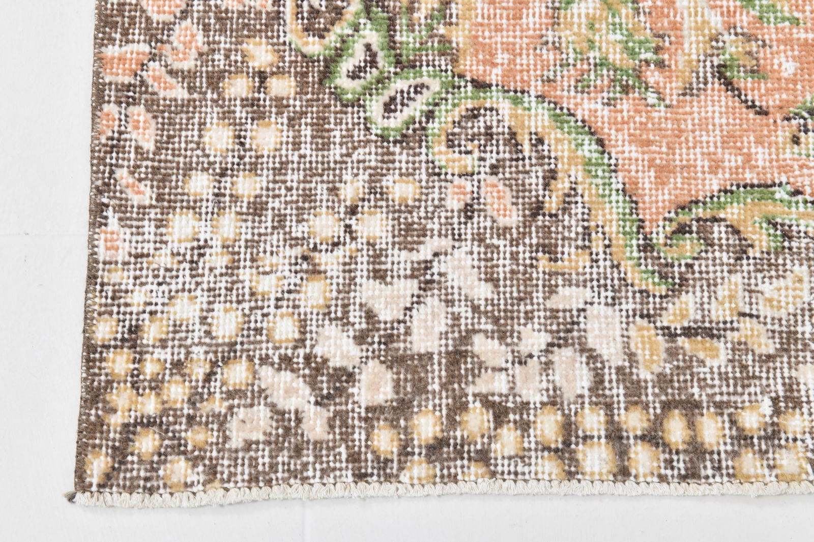 5'8'' x 9'11'' Handmade Vintage Wool Rug - 21537 - 9