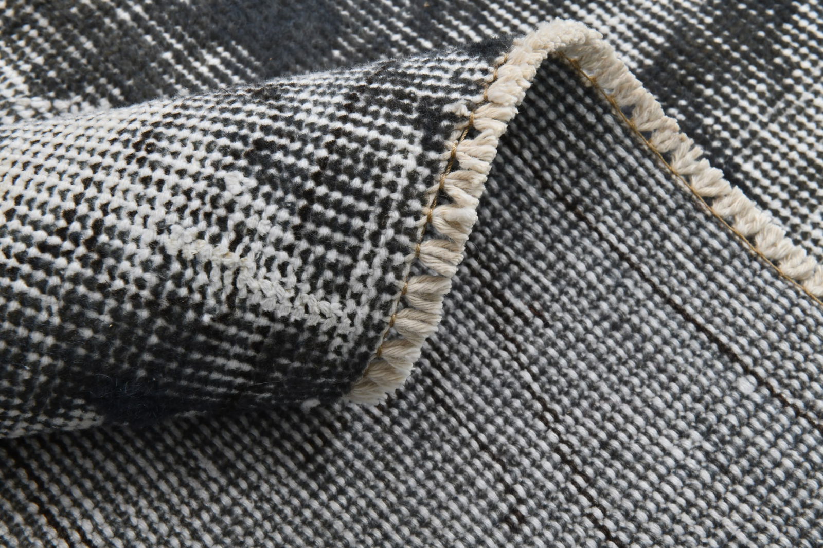 5'1'' x 8'2'' Handmade Vintage Wool Rug - 22443 - 16