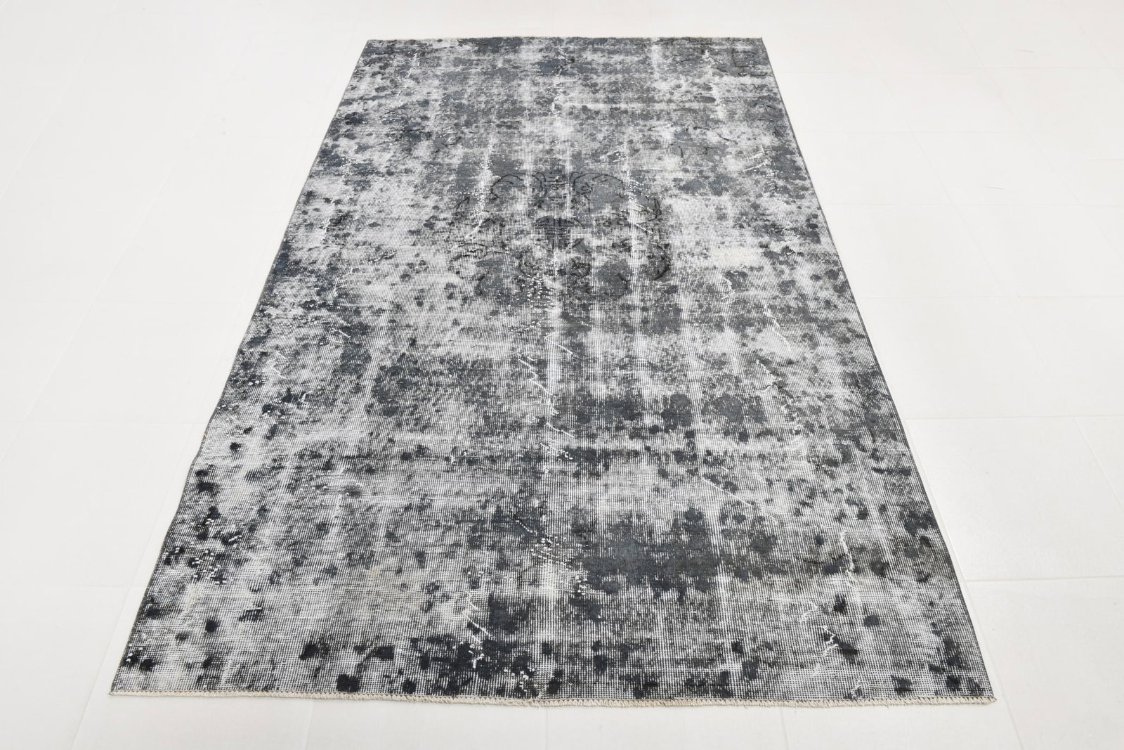 5'1'' x 8'2'' Handmade Vintage Wool Rug - 22443 - 18