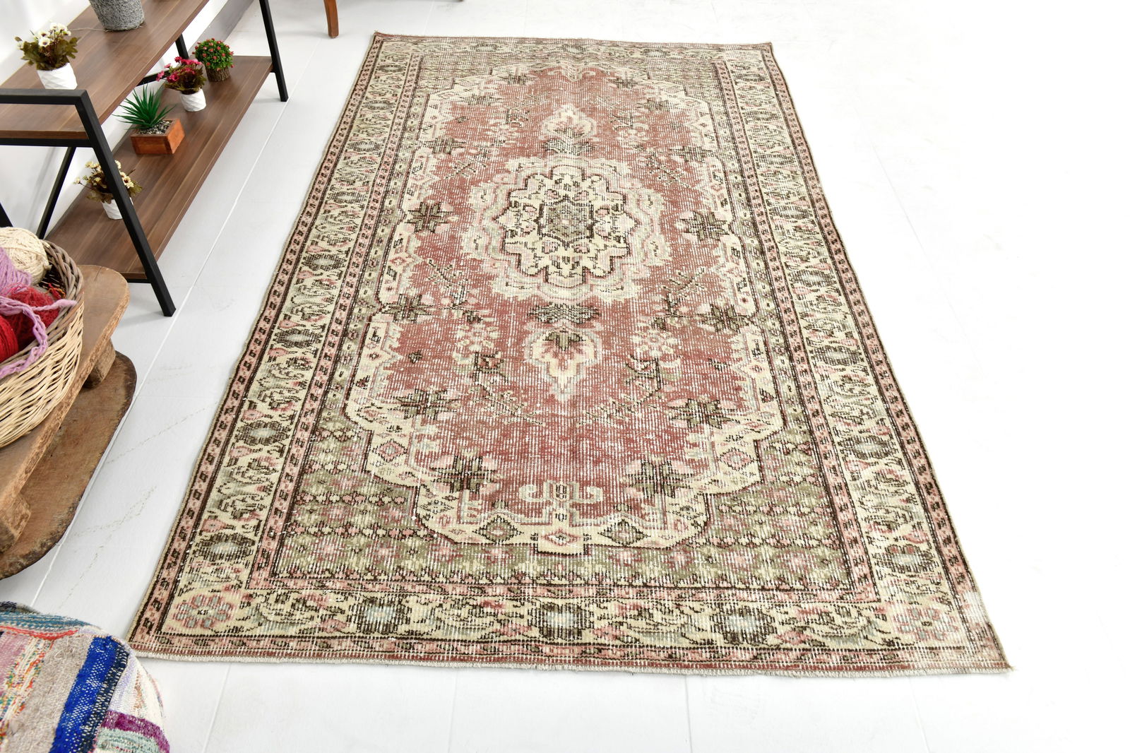 5'2'' x 8'6'' Handmade Vintage Wool Rug - 24656 - 5