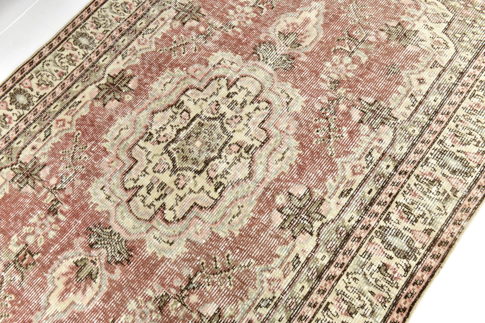 5'2'' x 8'6'' Handmade Vintage Wool Rug - 24656 - 6