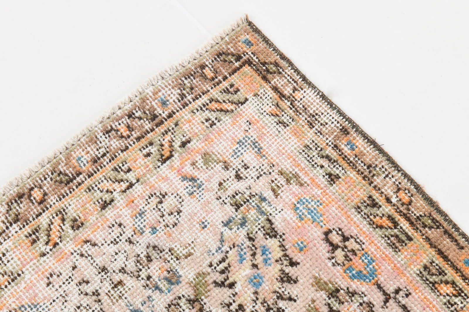 6'8'' x 9'8'' Handmade Vintage Wool Rug - 7062 - 9