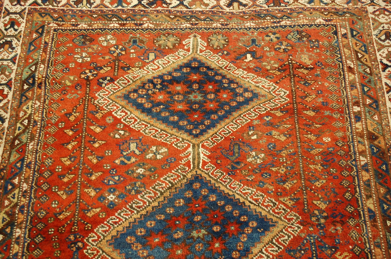 Persian SHIRAZ RUG 5'5" x 6'8" - 7