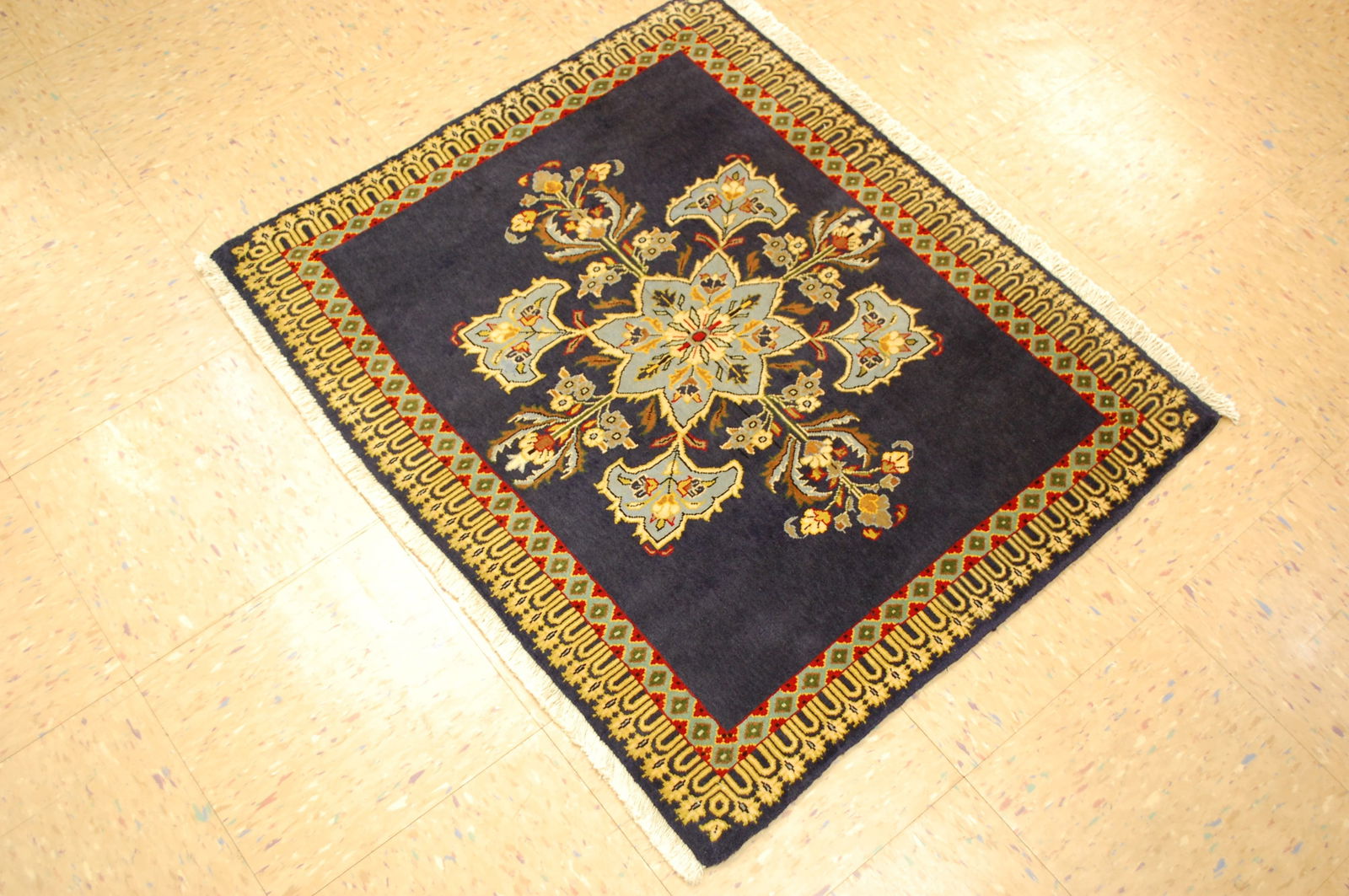 PERSIAN KESHAN RUG 2' 8"x 3'2" - 7