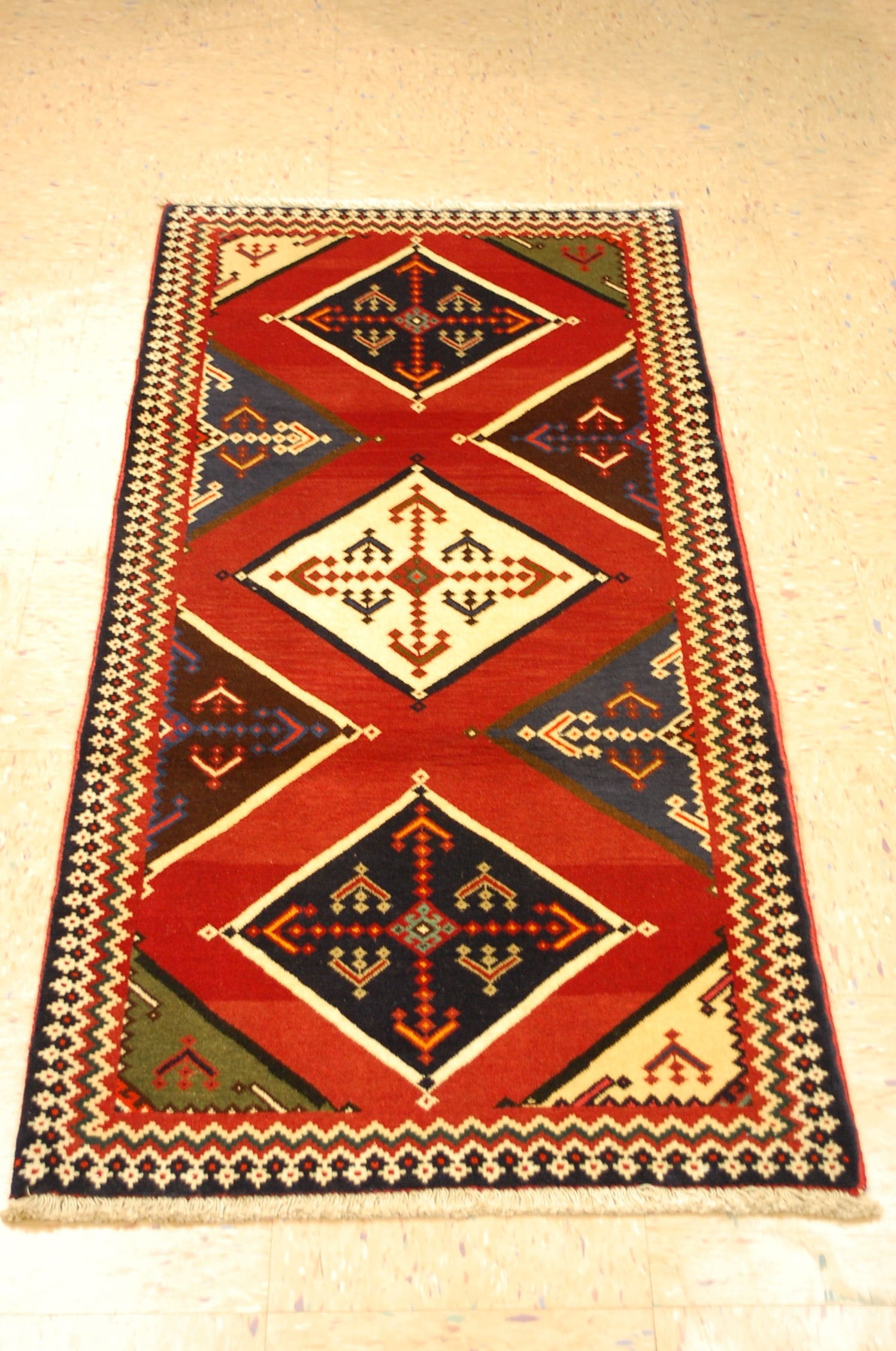 PERSIAN SHIRAZ RUG 2'4" X 5'1" (1 of 8)
