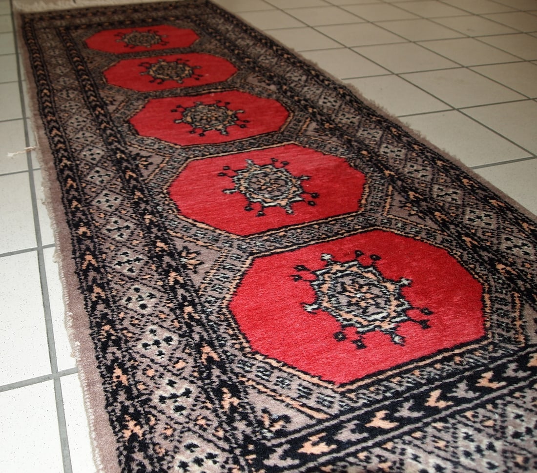 Handmade vintage Uzbek Bukhara rug 2.1' x 5.6' (65cm x 170cm) 1960s - 8