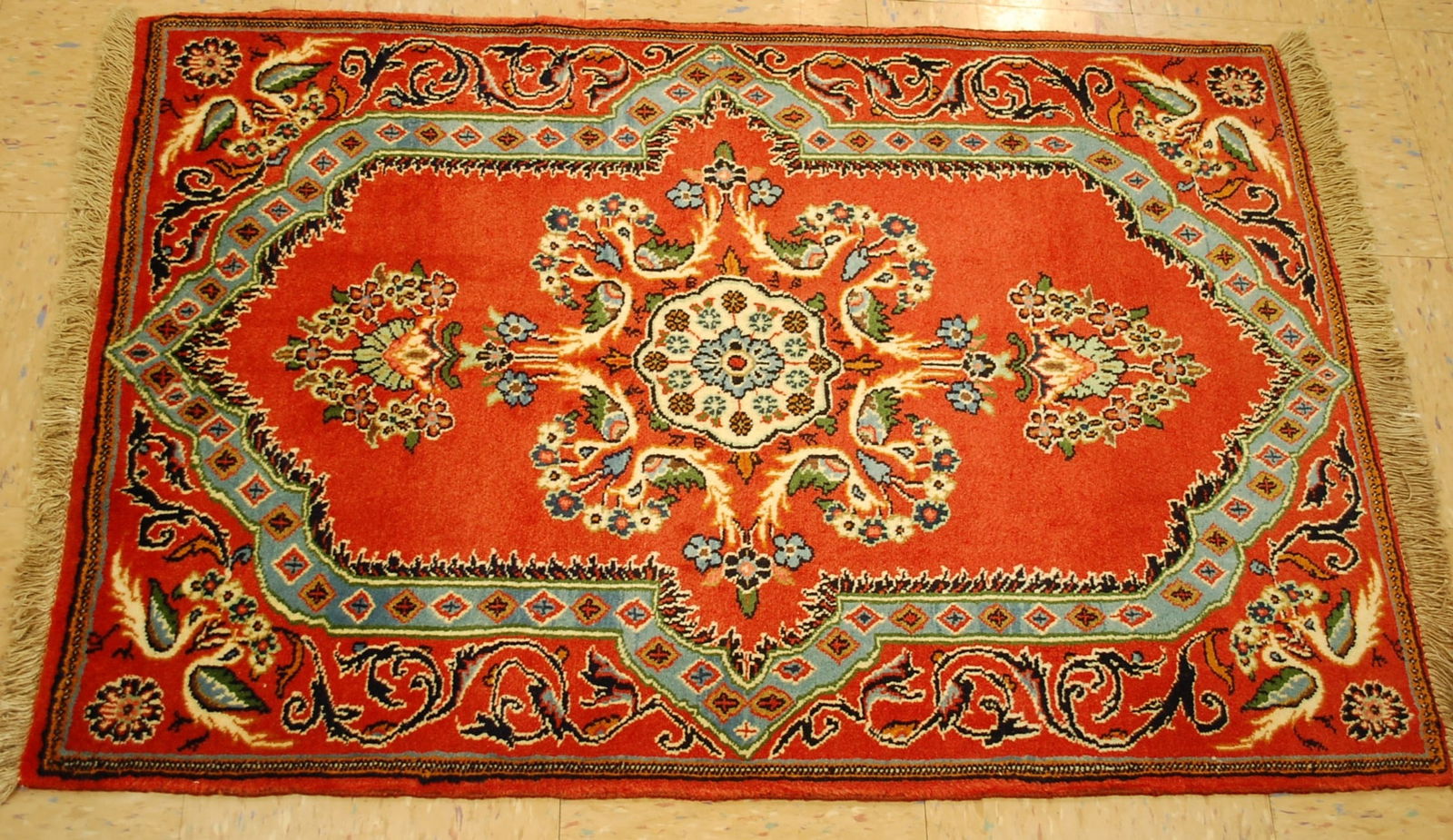 PERSIAN KESHAN RUG 2'8" x 3'11" - 11