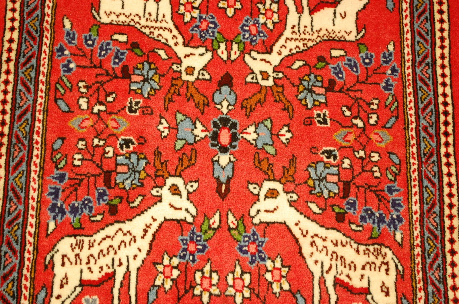 PERSAN SAROUK RUG 2' x 2' 9": Title: PERSAN SAROUK RUG 2' x 2' 9" Description:OLD,ANTIQUE FINE HIGH KPSI AUTHENTIC HAND KNOTTED PERSIAN SAROUK RUG with exact size of 2' x 2' 9" Natural Vegy dye Wool woven on wool and cotton founda