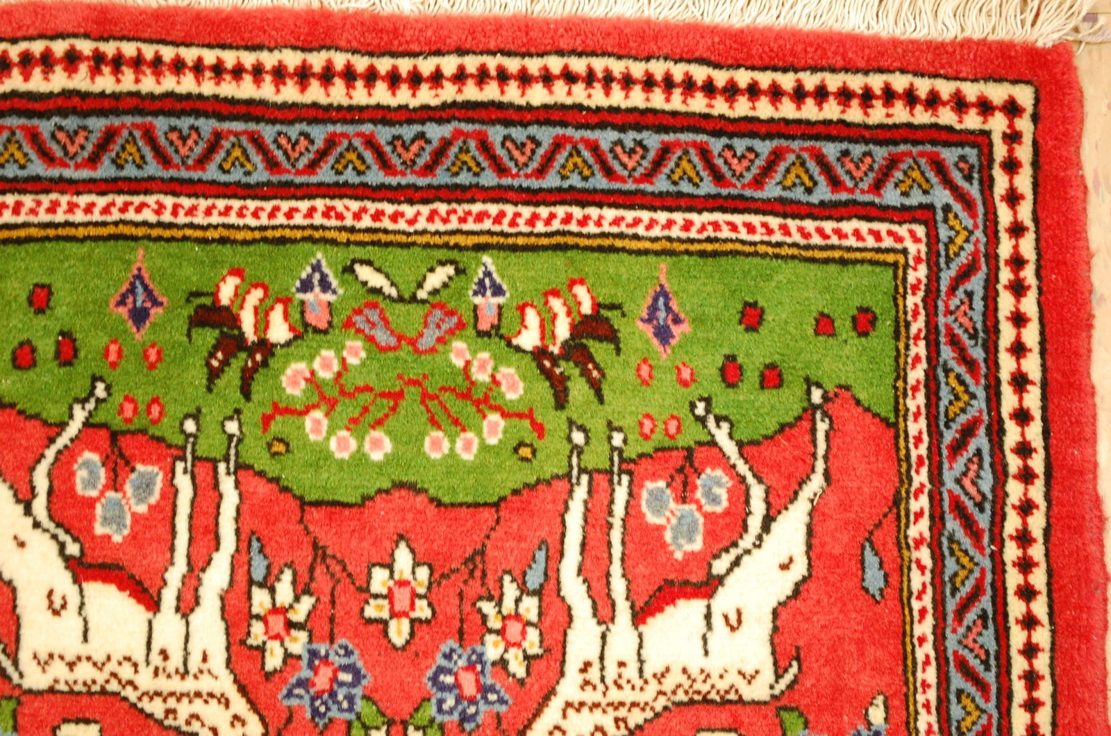 PERSAN SAROUK RUG 2' x 2' 9" - 4