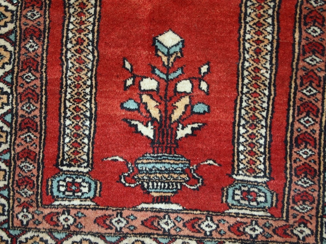 Handmade vintage prayer Turkish Konya rug 2' x 3' (62cm x 92cm) 1970s - 4