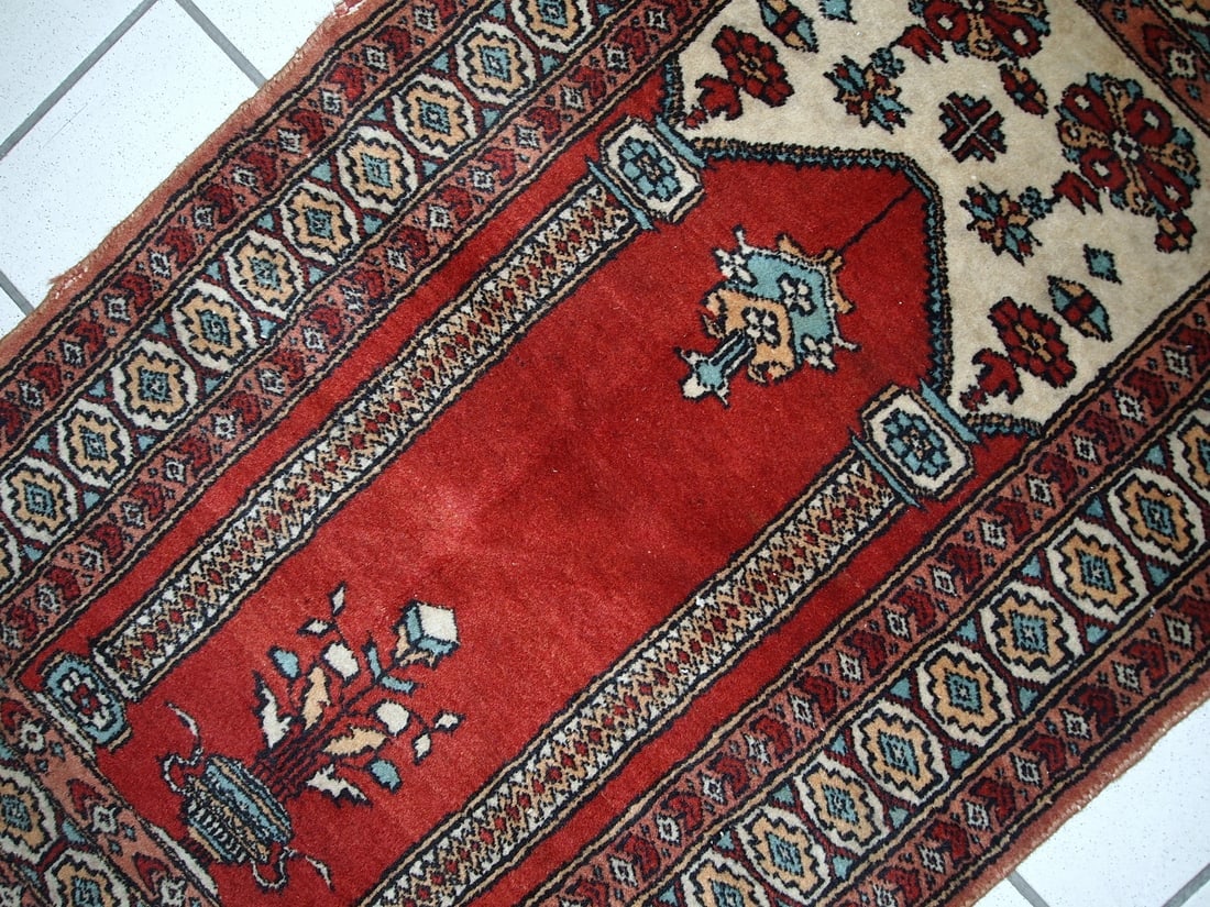 Handmade vintage prayer Turkish Konya rug 2' x 3' (62cm x 92cm) 1970s - 5