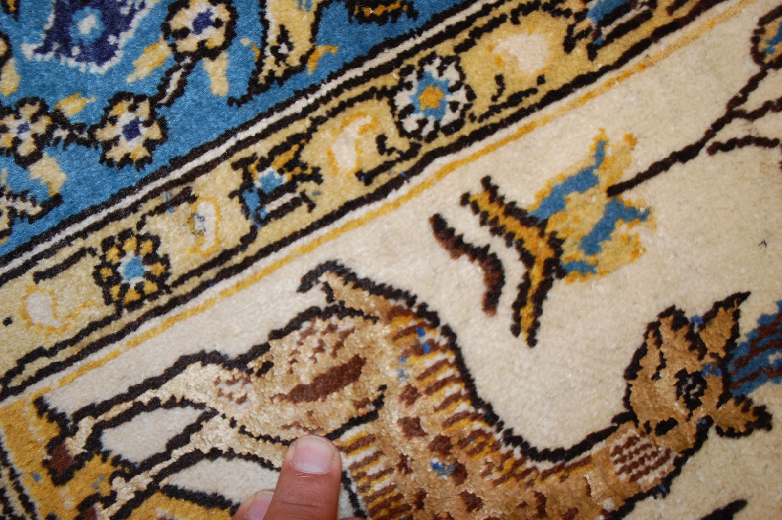 Persian QUME RUG 2'7" x 4'3" - 12