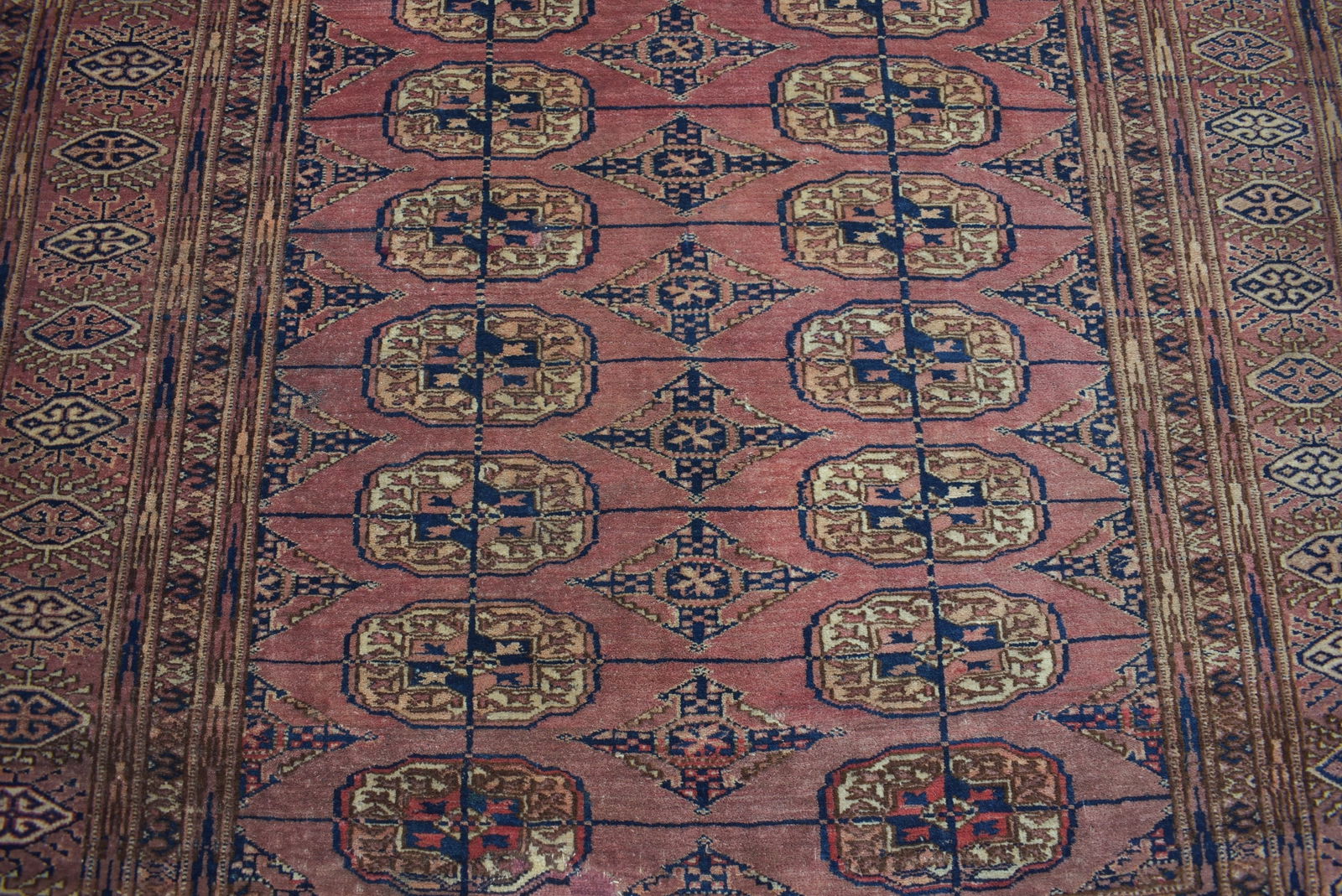 11075 TURKMEN TEKKE CARPET: 1.37 × 1.15 m (1.58 m²) - 3