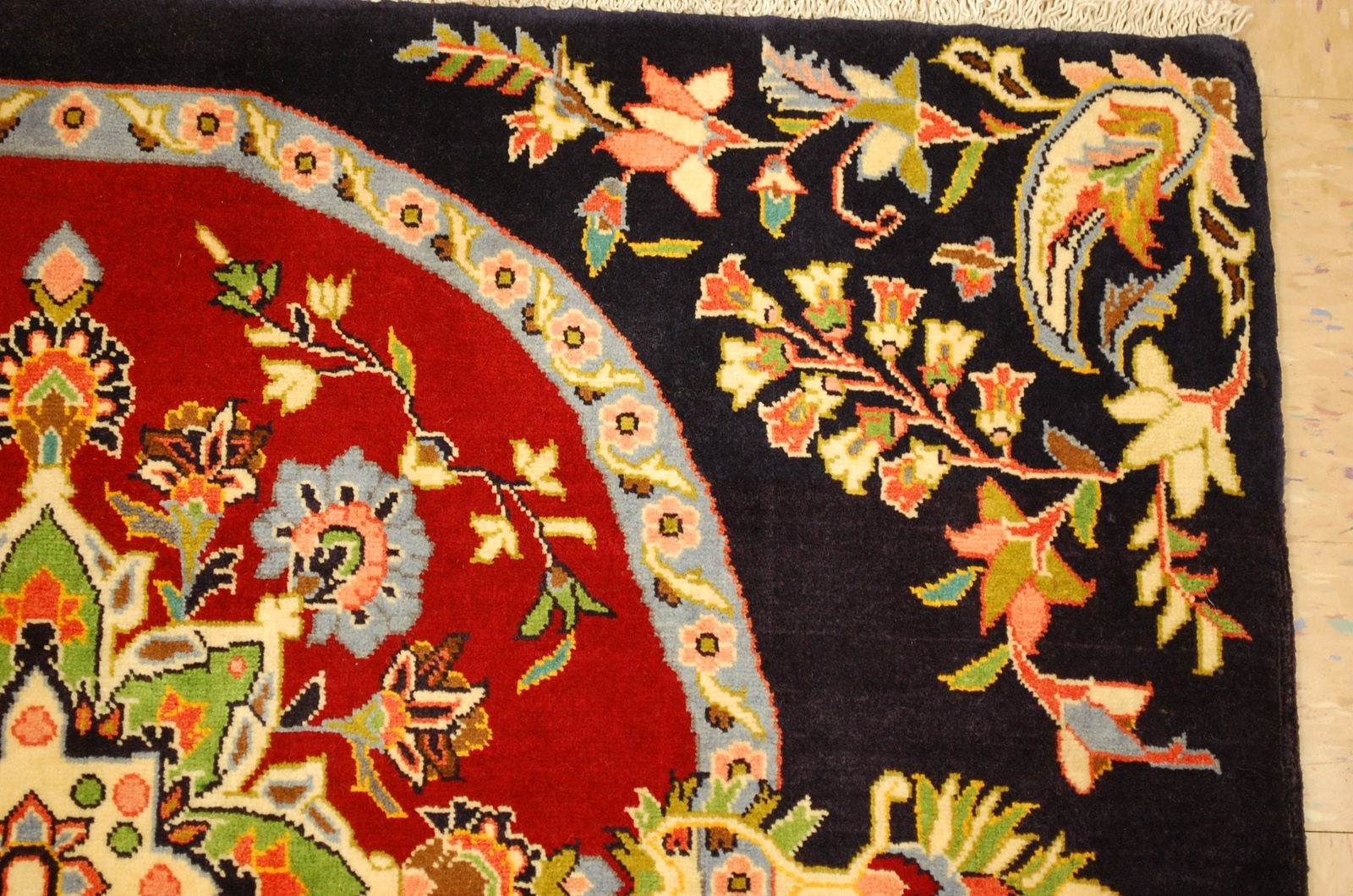 PERSIAN KESHAN RUG 2'5" x 3'1" - 3