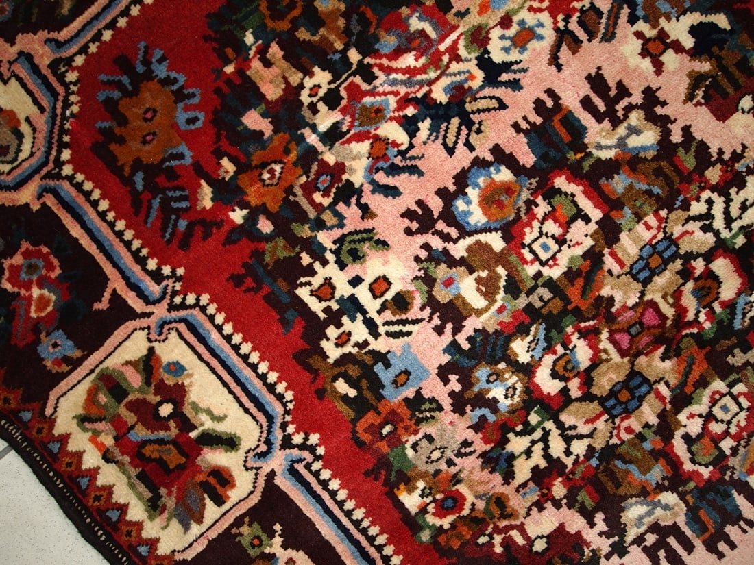 Handmade vintage Persian Bakhtiari rug 3.7' x 4.9' ( 114cm x 152cm ) 1970 - 6