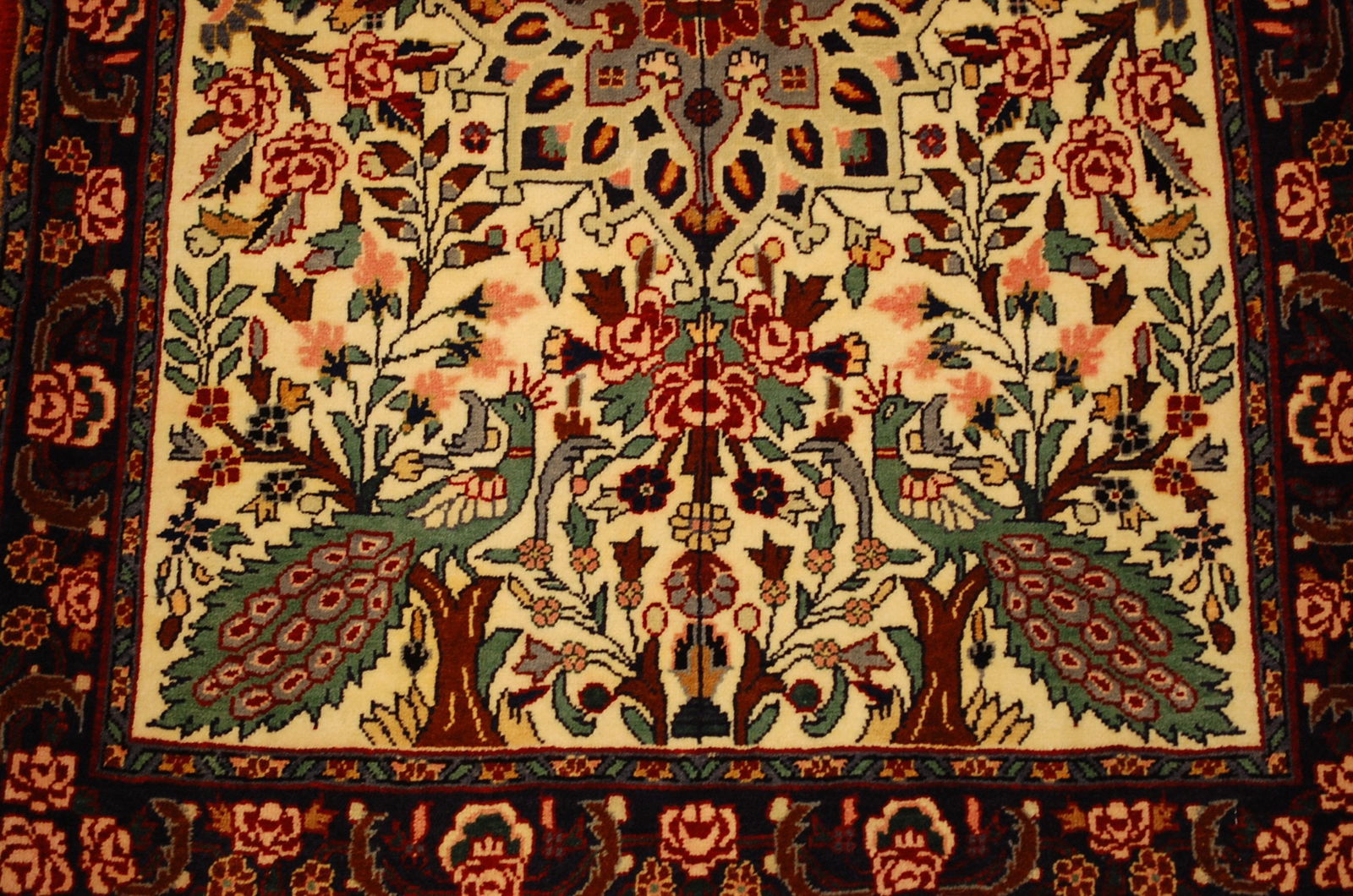 PERSIAN BIJAR RUG 2.8x3.7: Title: PERSIAN BIJAR RUG 2.8x3.7 Description:OLD,ANTIQUE HIGHLY DETAILED AUTHENTIC HAND KNOTTED PERSIAN BIJAR RUG with exact size of 2' 8" x 3'7'' ,Olive,Ivory,Ivory,Green,Beige,Reds, Etc..17040 Origi