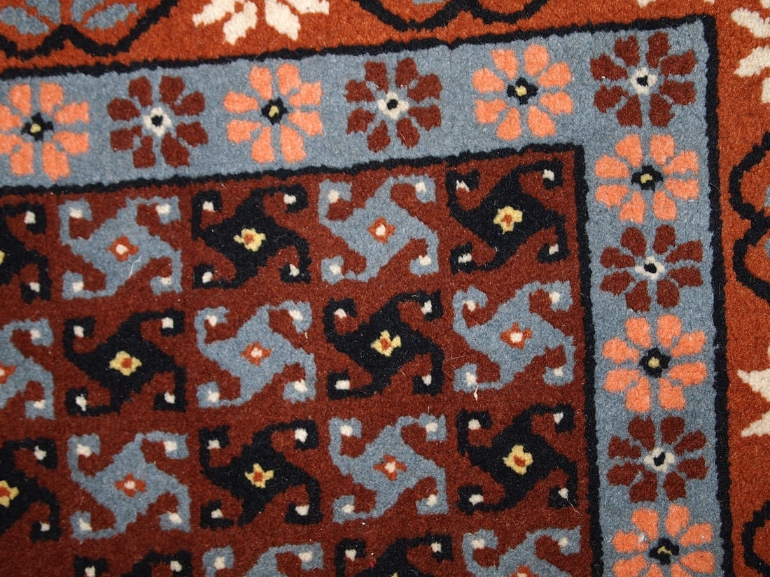Handmade vintage Moroccan Berber rug 2.6' x 5.6' (81cm x 170cm) 1970s - 8