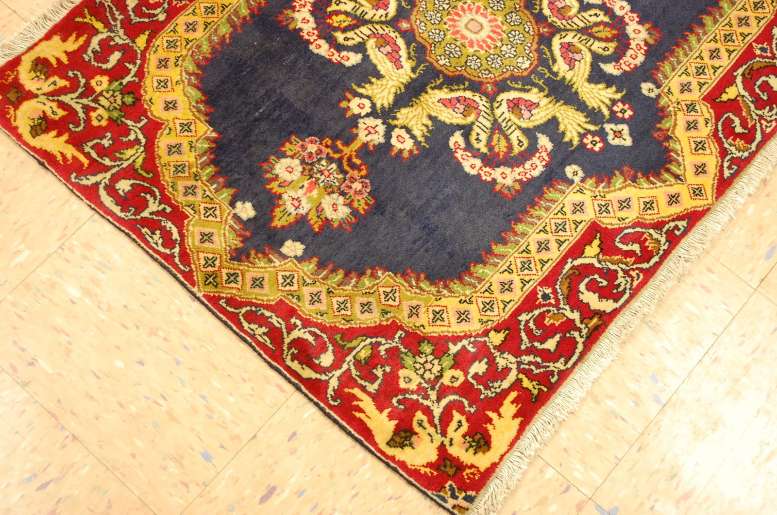 PERSIAN KESHAN RUG 2'5" x 3'1" - 2