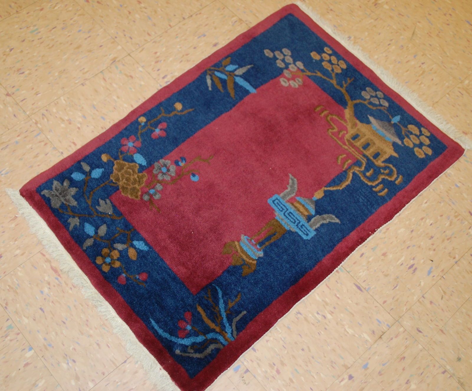 CHINESE WALTER NICHOLS RUG 2' x 2'11" - 8