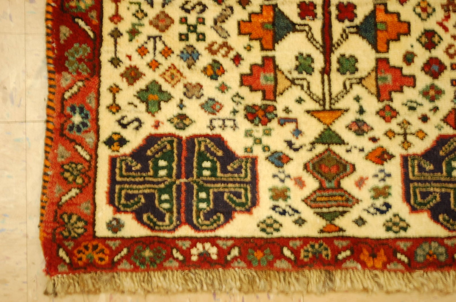 Persian SHIRAZ RUG 2'2" x 4'4" - 6