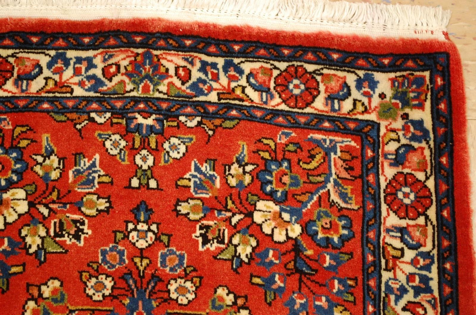 PERSAN SAROUK RUG2' 3" x 4' 2" - 3