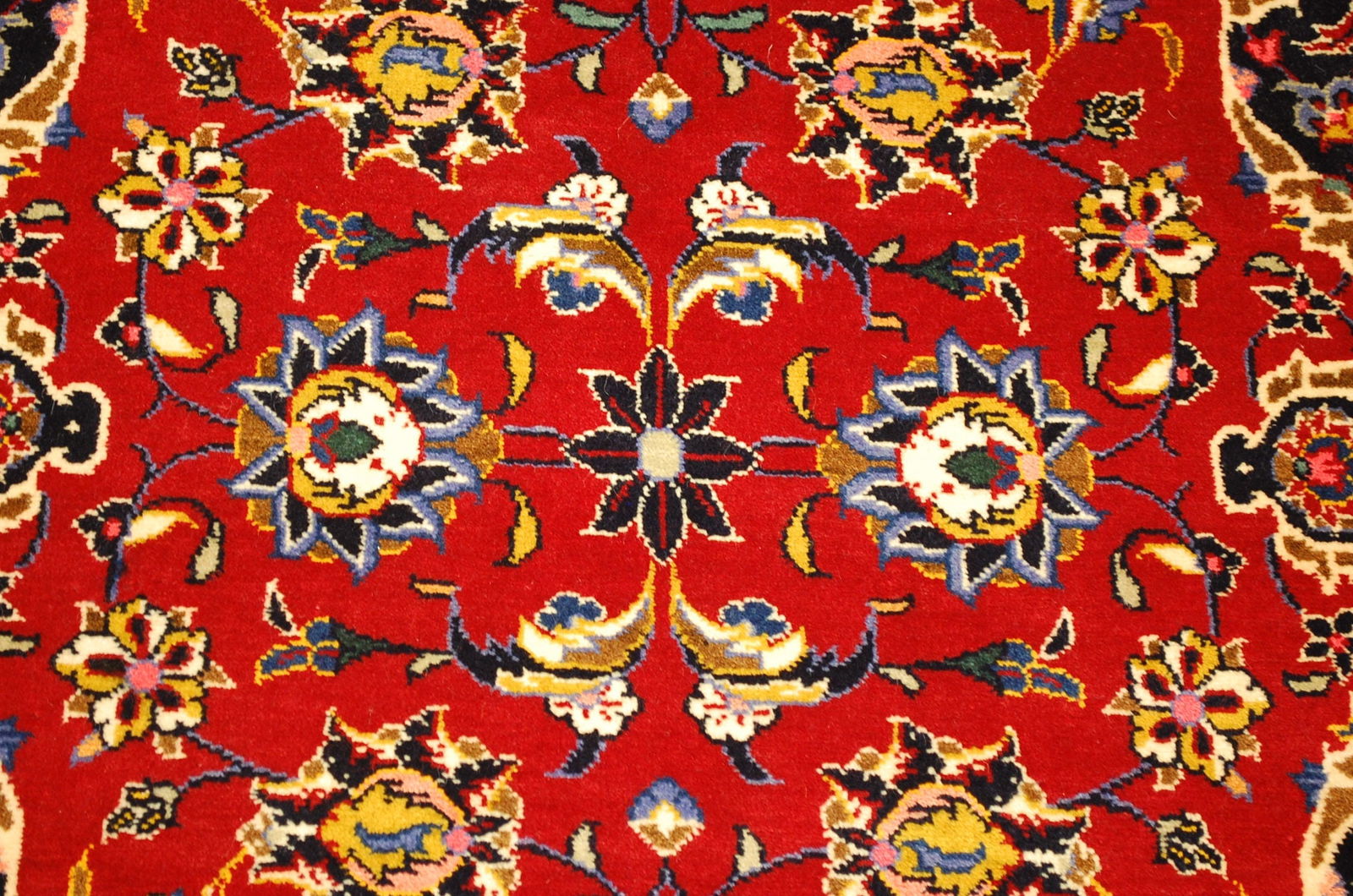 PERSIAN KESHAN RUG 2'5" x 4'1": Title: PERSIAN KESHAN RUG 2'5" x 4'1" Description: ANTIQUE KOWK WOOL_HIGH KPSI AUTHENTIC HAND KNOTTED PERSIANKESHAN RUG ..........with an exact size of 2'5" x 4'1".....GREAT subjects DESIGN OF KASHAN