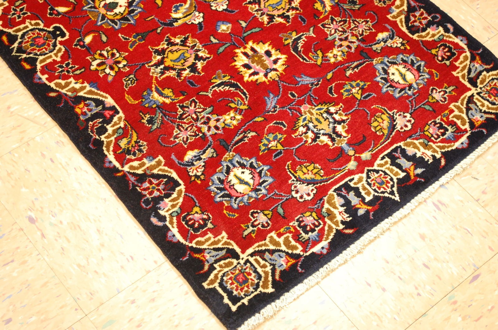 PERSIAN KESHAN RUG 2'5" x 4'1" - 8