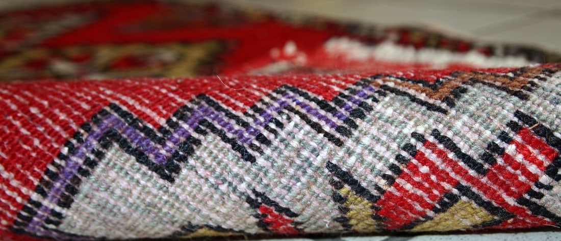 Handmade vintage Turkish Yastik rug 1.6' x 3.5' (48cm x 107cm) 1950s - 9