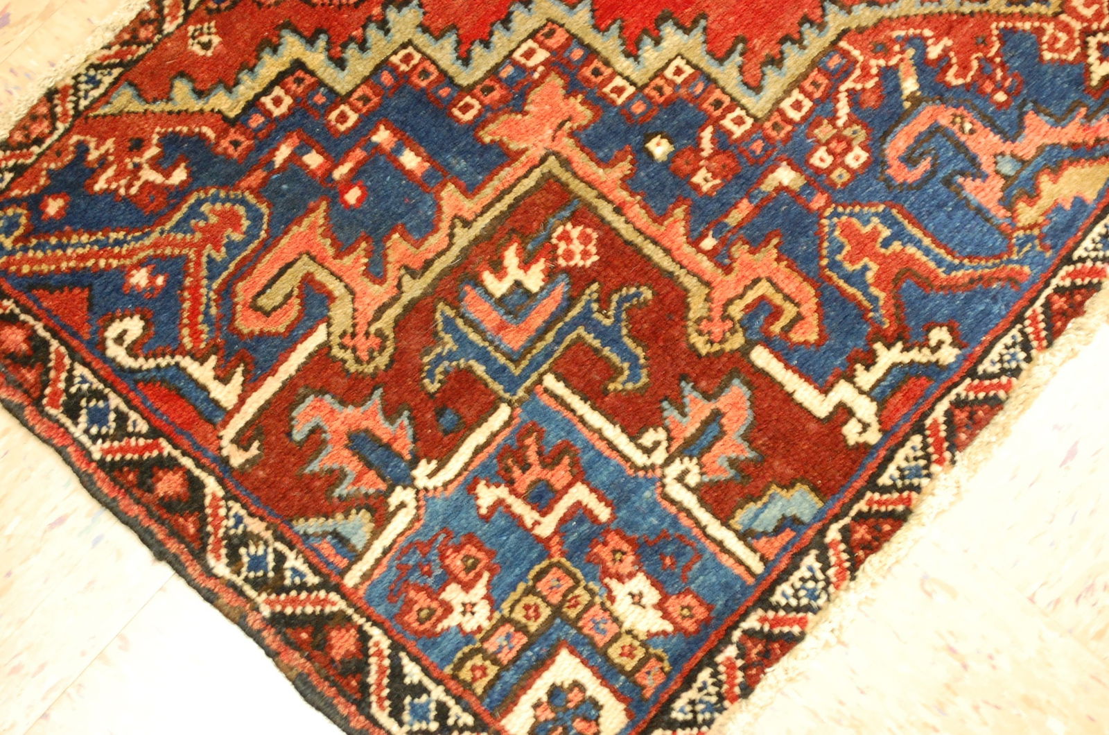 PERSIAN HERIZ RUG 2' x 4' 2" - 5