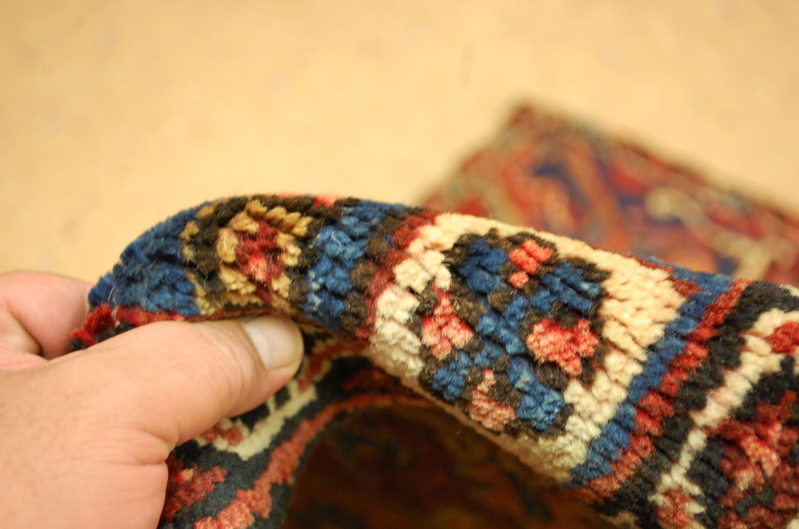 PERSIAN HERIZ RUG 2' x 4' 2" - 6