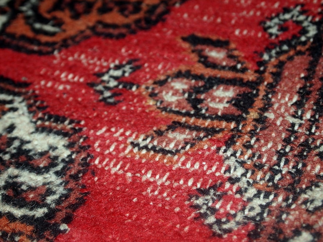 Handmade vintage Pakistani Lahore distressed rug 2.4' x 3.9' (75cm x 119cm) 1960s - 7