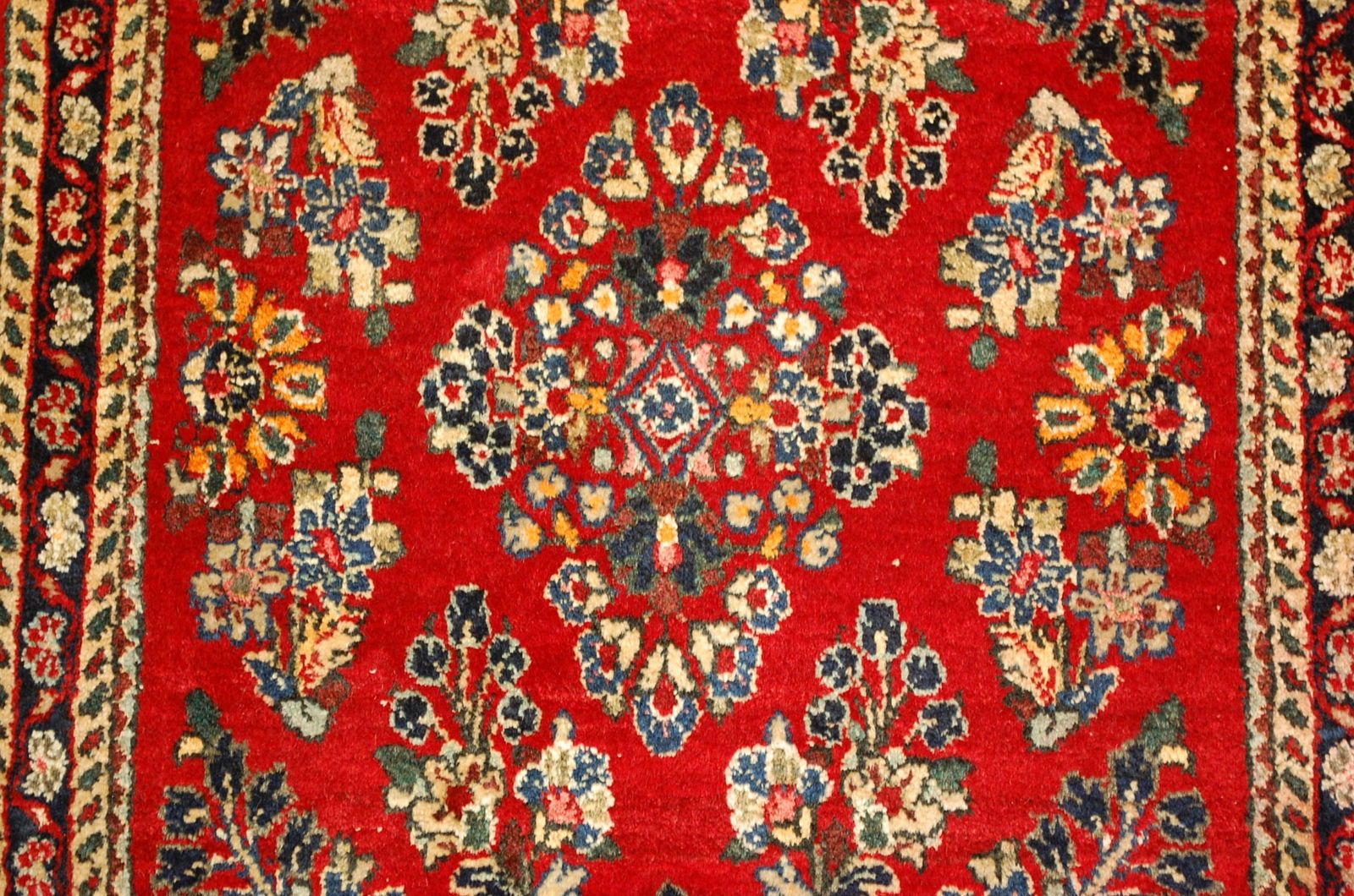 PERSIAN SARUK RUG size is 2' x 2'6" - 4
