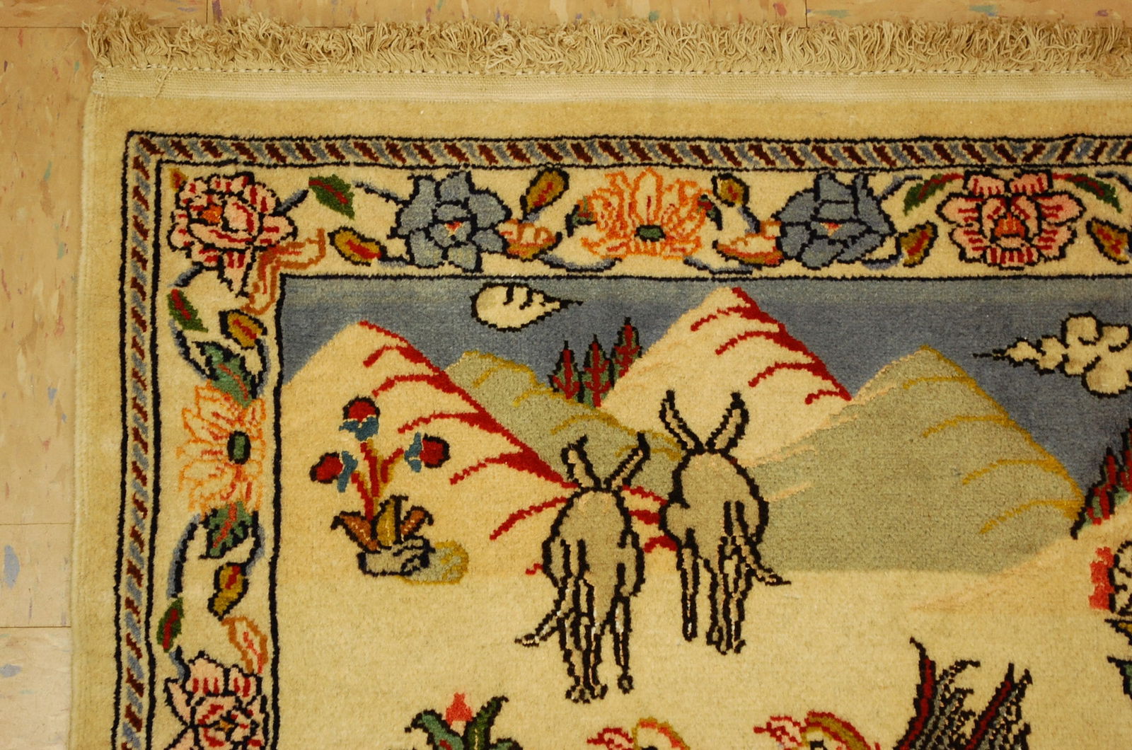 SARUK RUG 2'2" X 3'1" - 5