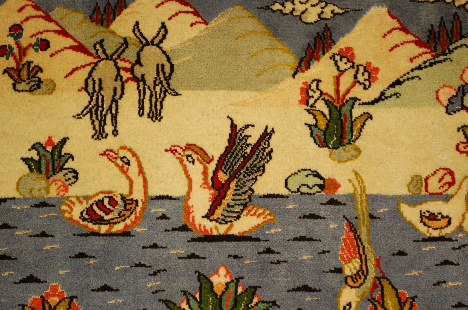 SARUK RUG 2'2" X 3'1" - 6