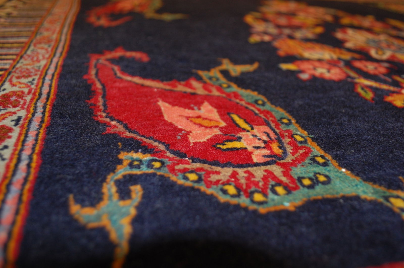 PERSIAN -KASHAN RUG 3'1" x 3'1" - 12