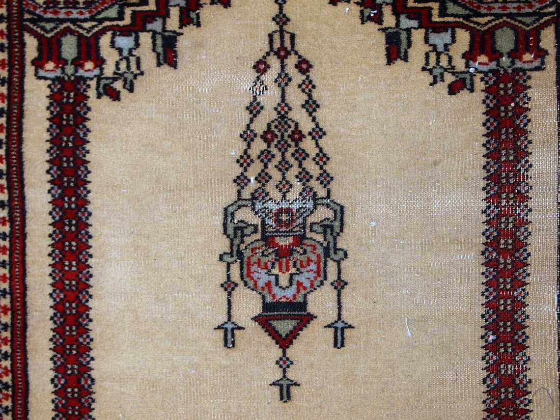 Handmade vintage prayer Pakistani Lahore rug 2.5' x 4.6' (77cm x 140cm) 1960s - 3