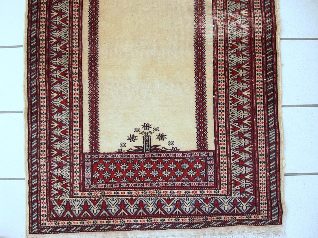 Handmade vintage prayer Pakistani Lahore rug 2.5' x 4.6' (77cm x 140cm) 1960s - 6
