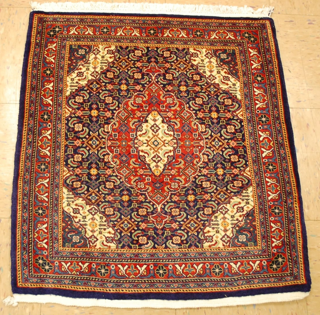 PERSAN SAROUK RUG 2'4" x 2'7" - 2