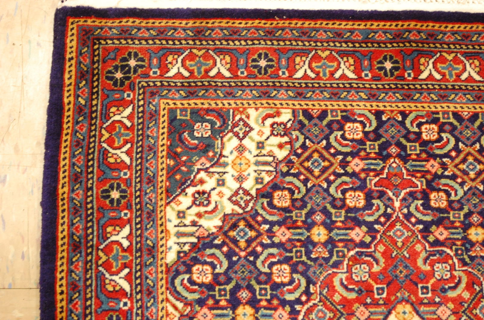 PERSAN SAROUK RUG 2'4" x 2'7" - 3
