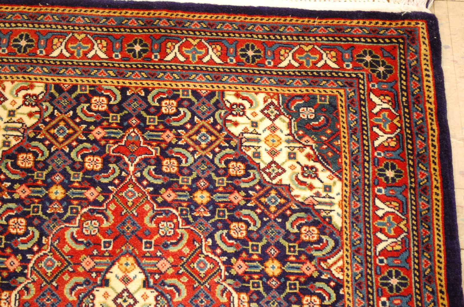 PERSAN SAROUK RUG 2'4" x 2'7" - 4