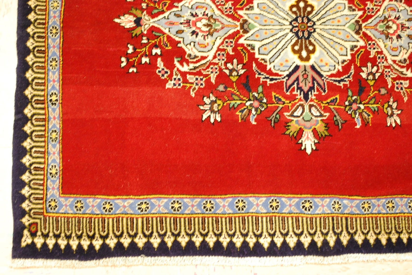 PERSIAN KESHAN RUG 2'7" x 3'3" - 3